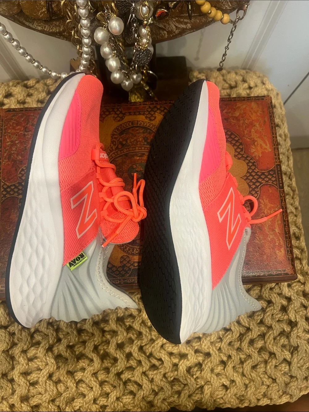 New Balance Wmns Fresh Foam Roav Guava Aluminum Size 7